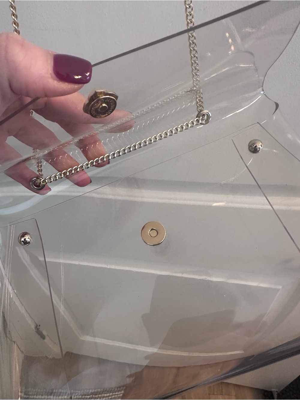 Kendra Scott Clear Crossbody Bag in Gold - Picture 6 of 7